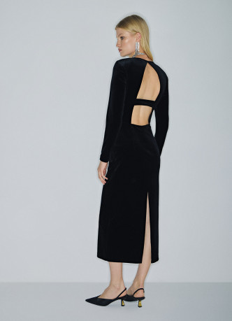 Бархатное платье миди с открытой спиной