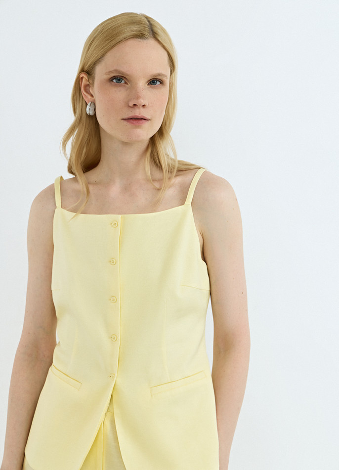 Жилет на тонких бретелях