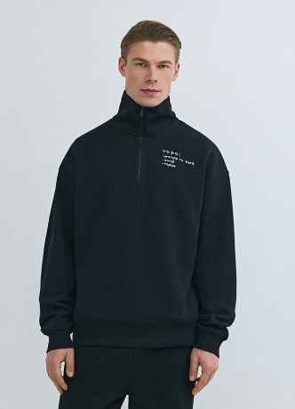 Толстовка с воротником-стойкой на молнии