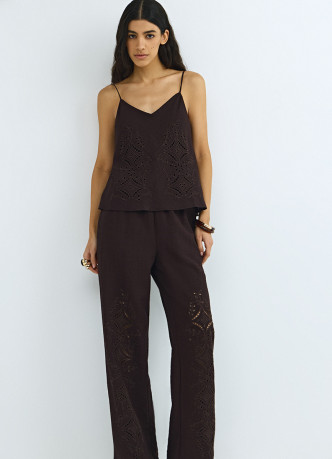 Топ на бретелях с вышивкой