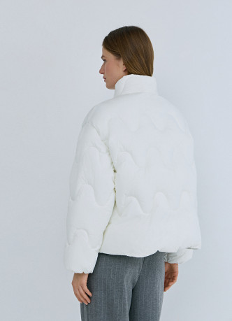 Короткая утеплённая куртка