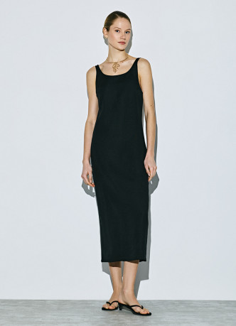 Льняное платье на широких бретелях