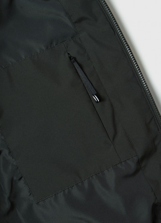 Утеплённая куртка с воротником-стойкой