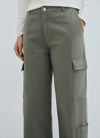 Хлопковые брюки карго с накладными карманами