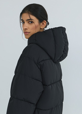 Утеплённая куртка с капюшоном