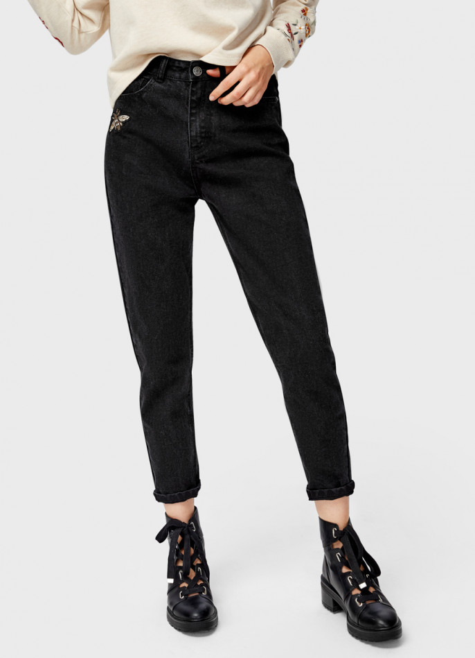 Чёрные джинсы Mom Fit