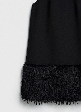 Платье мини с декором из перьев