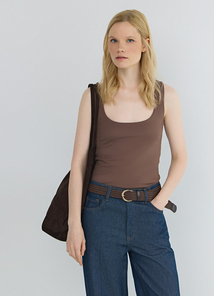 Топ с широкими бретелями