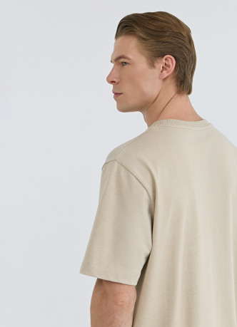 Футболка с текстовой вышивкой