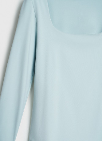 Лонгслив с квадратным вырезом