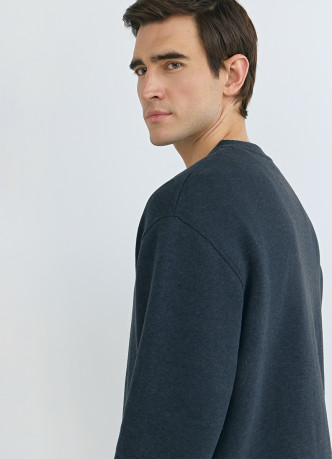 Свитшот с вырезом хенли