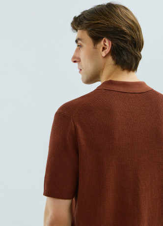 Поло из текстурной ткани