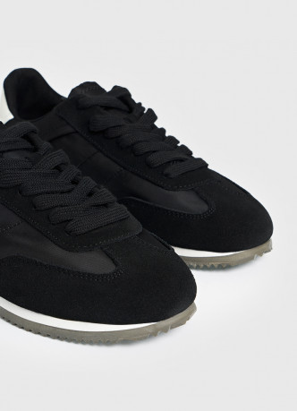 Кроссовки из натуральной замши