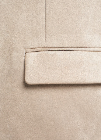 Однобортный жакет из искусственной замши