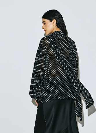 Блузка из шифона с рукавом разрезом и бантом