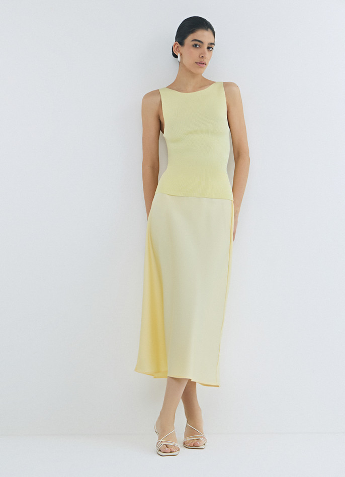 Сатиновая юбка миди А-силуэта