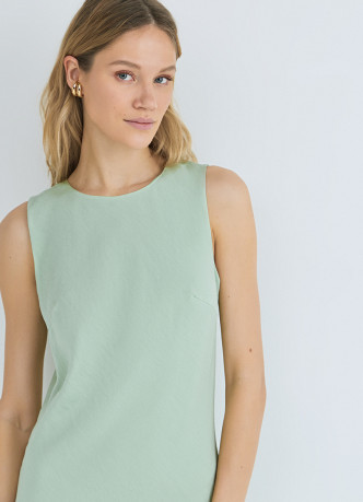 Приталенное платье из тенселя с расклешенной юбкой