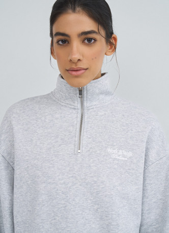 Толстовка с воротником-стойкой на молнии