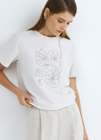 Футболка с цветочным декором