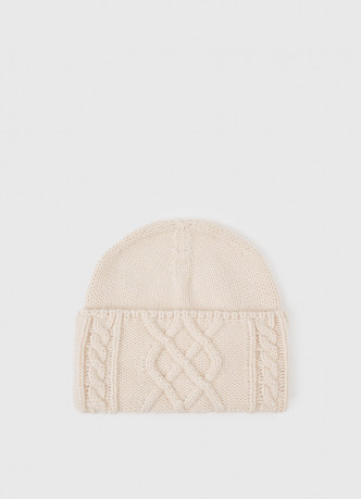 Вязаная шапка