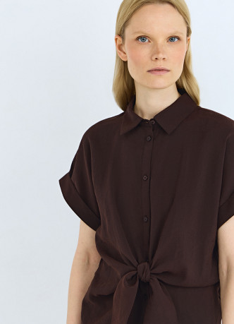 Рубашка с завязками на талии