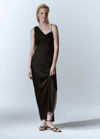 Платье миди с асимметричным вырезом