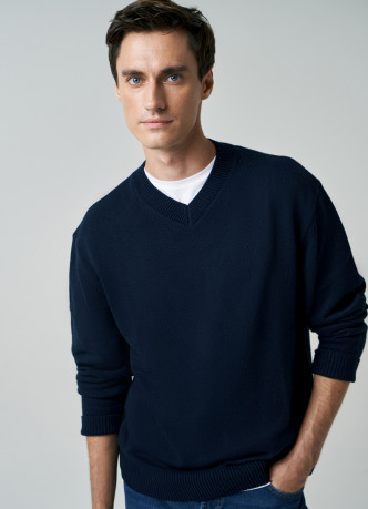 Джемпер c V-образным вырезом