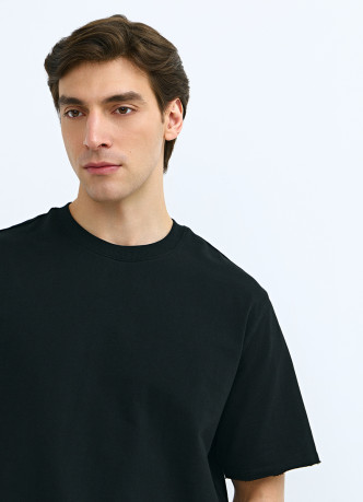 Базовая футболка с необработанным краем