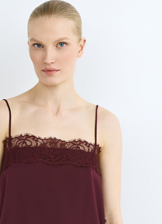 Удлинённый топ с кружевом