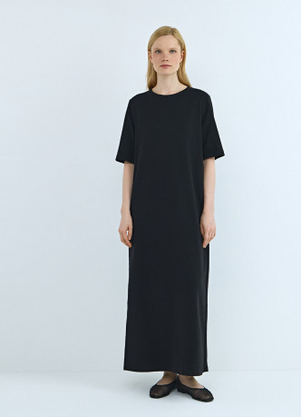 Платье-футболка с разрезом