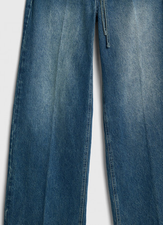 Широкие джинсы с поясом