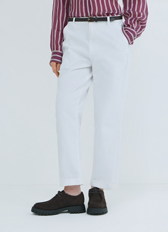 Чиносы с ремнём