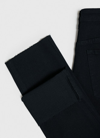 Узкие джинсы с высокой посадкой