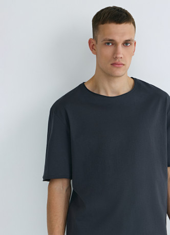 Футболка с необработанным краем