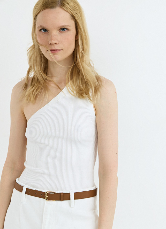 Топ в рубчик на одно плечо