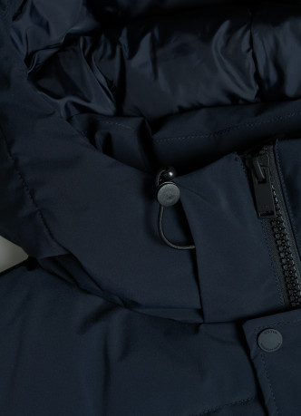 Утеплённая базовая куртка с капюшоном