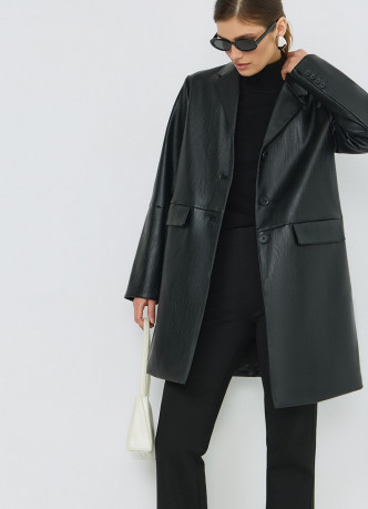 Плащ из искусственной кожи