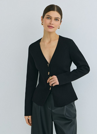 Кардиган на пуговицах с V-вырезом