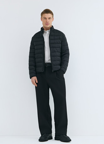 Утеплённая лёгкая куртка с воротником-стойкой