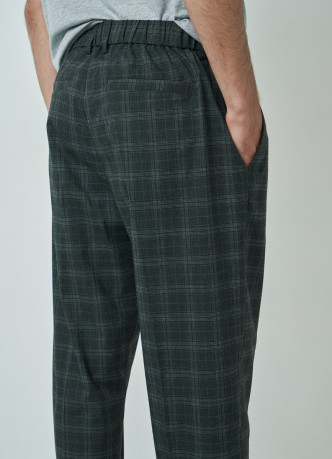 Брюки с защипами