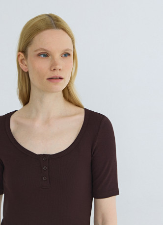 Футболка хенли из вискозы