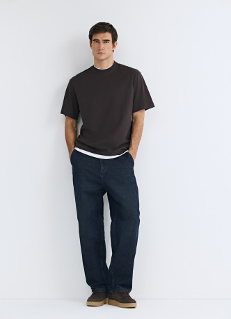 Футболка из плотного хлопка с контрастными деталями