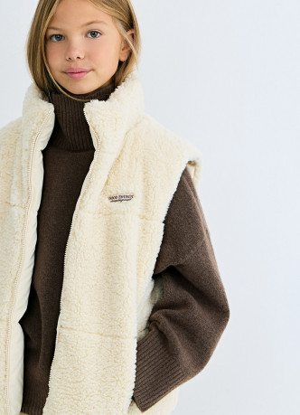 Утеплённый двусторонний жилет для девочек