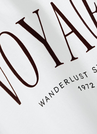 Футболка с цветочным принтом