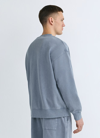 Свитшот с эффектом стирки