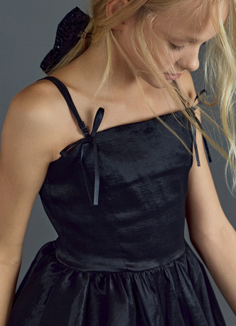 Платье на бретелях с бантами для девочек