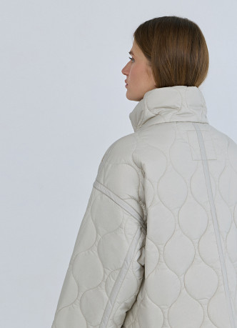 Стёганая утеплённая куртка с воротником-стойкой