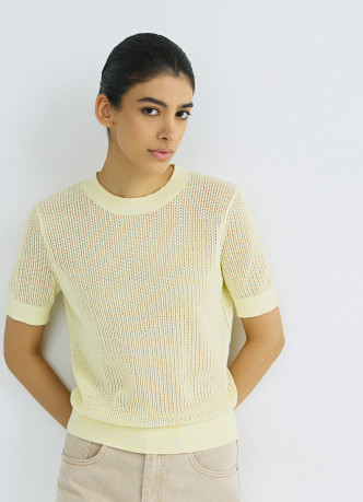 Ажурный джемпер с коротким рукавом