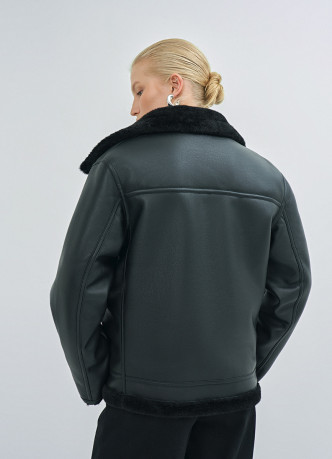 Дублёнка с воротником из искусственного меха