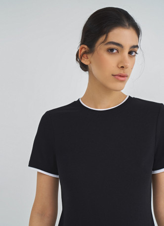 Футболка с контрастной окантовкой